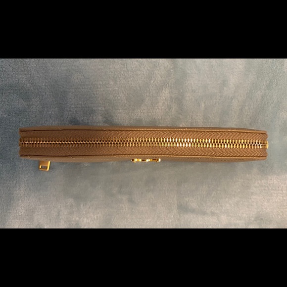 YSL Classic Monogram Zip Around Wallet - Picture 5 of 5